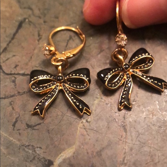 Betsey Johnson black bow earrings - Picture 3 of 4